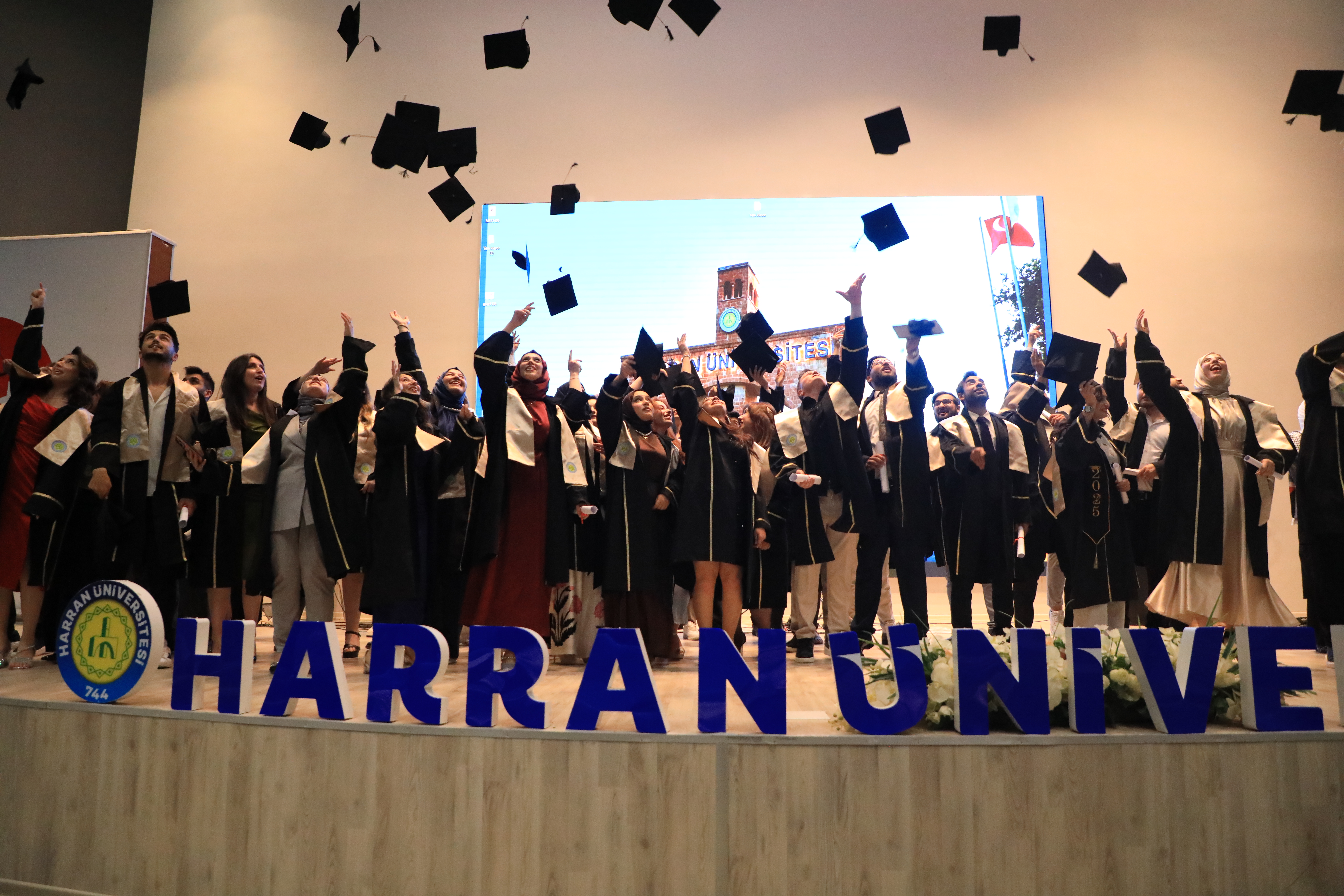 Güzel Sanatlar Fakültesi Mezuniyet Töreni Gerçekleştirildi.